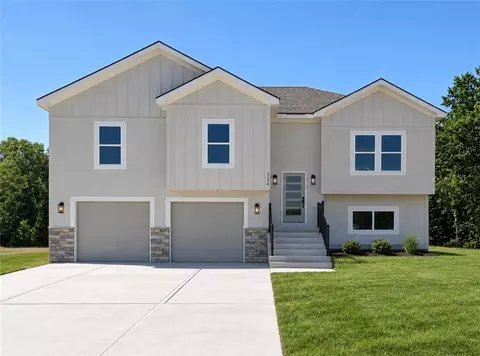 326 NE 21st Rd, Warrensburg, MO 64093