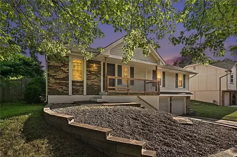 11 NW 101st Pl, Kansas City, MO 64155