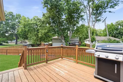 Exterior - 210 SE Circleview Dr, Lees Summit, MO 64063 photo 3 of 7
