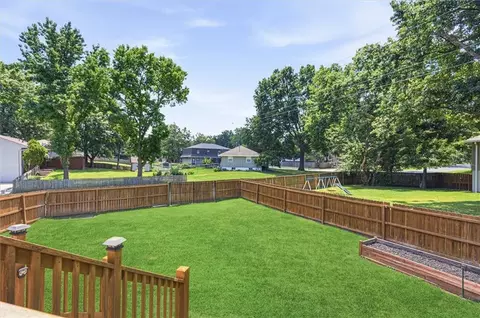 Exterior - 210 SE Circleview Dr, Lees Summit, MO 64063 photo 5 of 7