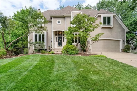 13112 Meadow Ln, Leawood, KS 66209