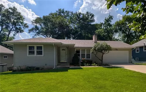 7834 Windsor St, Prairie Village, KS 66208