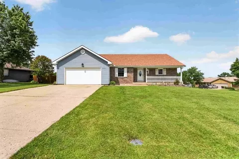 1006 N King Ave, Harrisonville, MO 64701