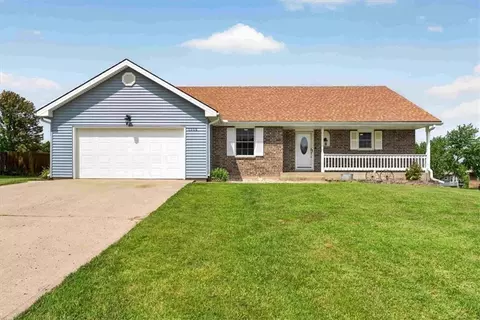 1006 N King Ave, Harrisonville, MO 64701