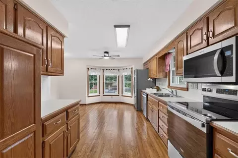 1006 N King Ave, Harrisonville, MO 64701