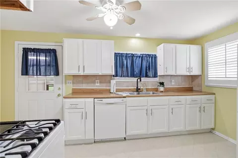 Kitchen - 309 E Kansas Ave, Independence, MO 64050 photo 1 of 5