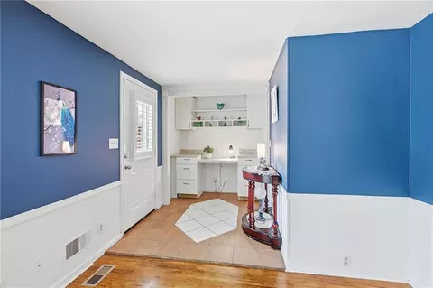 Entry Way - 309 E Kansas Ave, Independence, MO 64050 photo 1 of 2