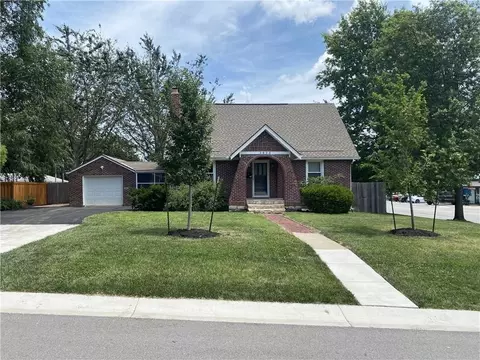 5833 Monrovia St, Shawnee, KS 66216