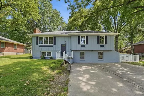 1605 NE 69th Ter, Gladstone, MO 64118