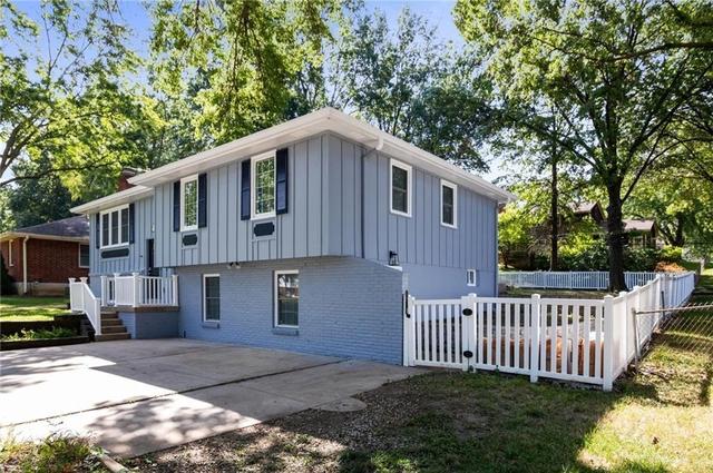 1605 NE 69th Ter, Gladstone, MO 64118