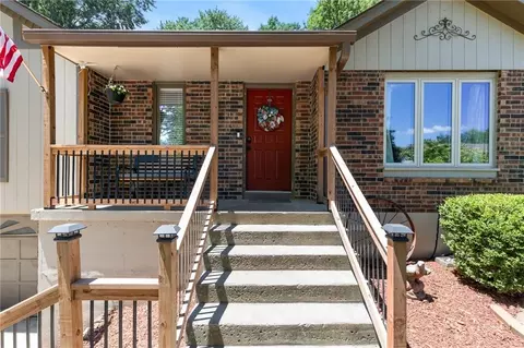 2209 NW 10th St, Blue Springs, MO 64015