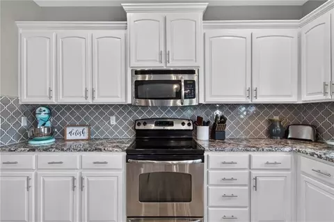 Kitchen - 12203 Canna Ct, Peculiar, MO 64078 photo 4 of 4
