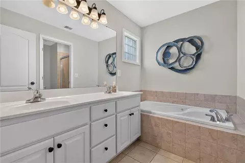 Bath - 12203 Canna Ct, Peculiar, MO 64078 photo 2 of 3