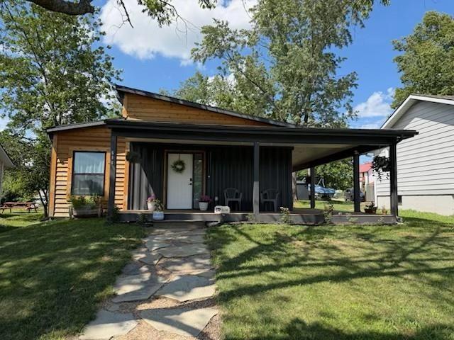608 W Miami St, Paola, KS 66071
