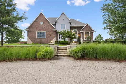 4631 S Country Club Rd, Chanute, KS 66720
