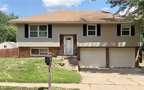 2309 S 17th St, Leavenworth, KS 66048