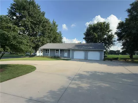 24475 W 55th St, Shawnee, KS 66226