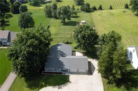 24475 W 55th St, Shawnee, KS 66226