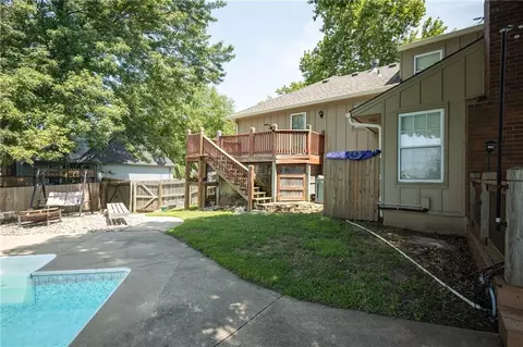 Exterior - 404 S Sunset Ln, Raymore, MO 64083 photo 13 of 21
