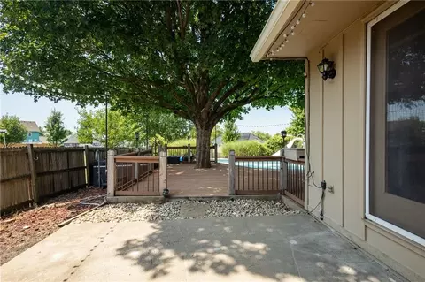 Exterior - 404 S Sunset Ln, Raymore, MO 64083 photo 8 of 21