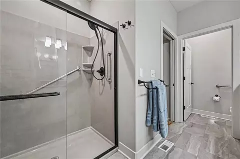 Bath - 8578 SW 208th St, Trimble, MO 64492 photo 2 of 4