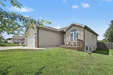 Exterior - 8578 SW 208th St, Trimble, MO 64492 photo 3 of 6