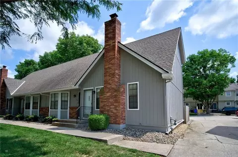 131 SW Donovan Rd, Lees Summit, MO 64063