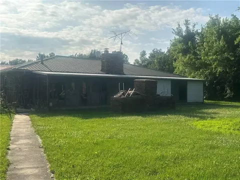 1099 NE 50 Hwy, Knob Noster, MO 65336