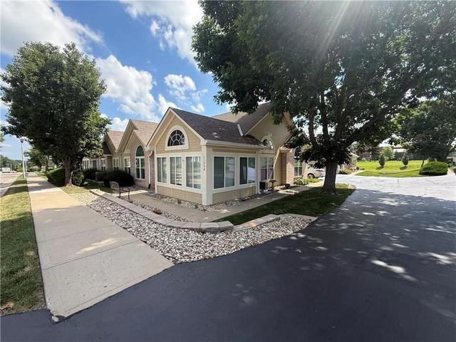 11334 S Pflumm Rd, Olathe, KS 66215