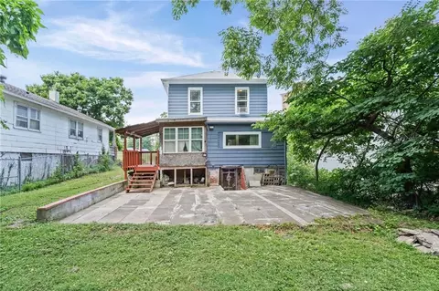 Exterior - 611 N Spring St, Independence, MO 64050 photo 5 of 7