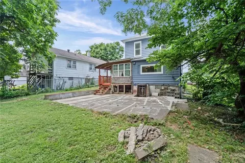 Exterior - 611 N Spring St, Independence, MO 64050 photo 6 of 7