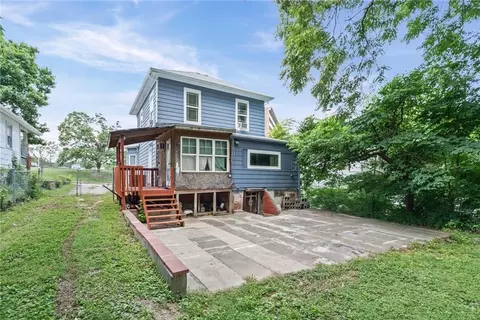Exterior - 611 N Spring St, Independence, MO 64050 photo 4 of 7