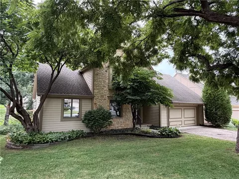 11530 Carter St, Overland Park, KS 66210