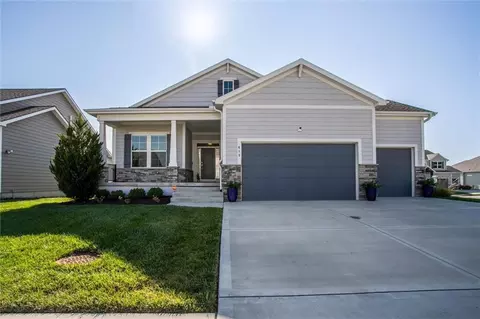 613 SW Brummel Rd, Lees Summit, MO 64081