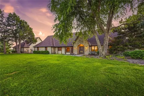 24960 Metcalf Rd, Louisburg, KS 66053