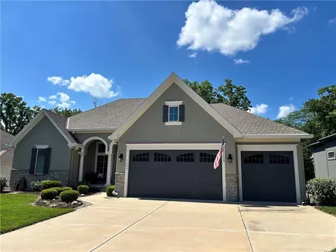 9404 93rd Ter, Kansas City, MO 64157