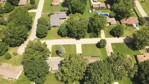 4508 S Crysler Ave, Independence, MO 64055 photo 8