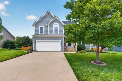 20316 W 219th St, Spring Hill, KS 66083