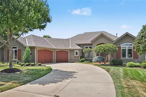 2812 NE 102nd Ter, Kansas City, MO 64155