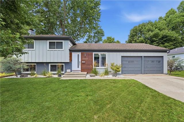 10322 Outlook Dr, Overland Park, KS 66207
