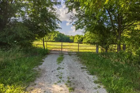 Exterior - 4900 E 187th St, Belton, MO 64012 photo 3 of 18