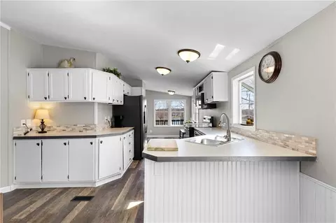 89 Lakeview Ln, Linn Valley, KS 66040