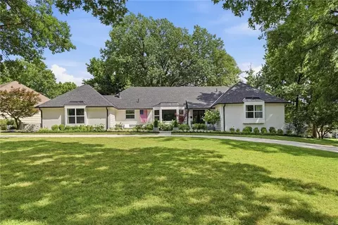 1007 W 113 Ter, Kansas City, MO 64114