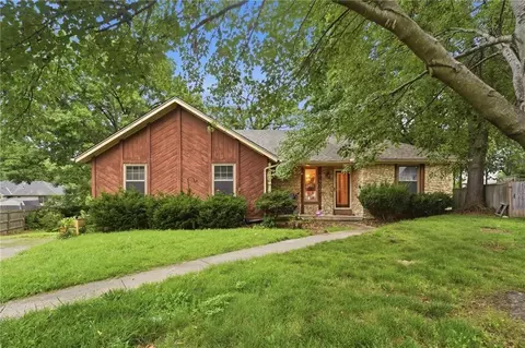 1405 SW 23rd St, Blue Springs, MO 64015