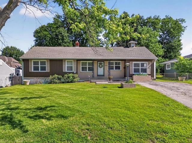 4320 NE 56th St, Kansas City, MO 64119