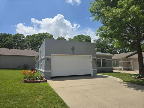2701 NE Sonora Valley Dr, Blue Springs, MO 64014