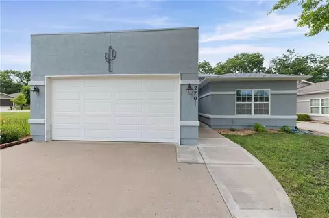 2701 NE Sonora Valley Dr, Blue Springs, MO 64014