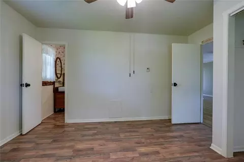 Bedroom - 29460 Huse St, Warsaw, MO 65355 photo 2 of 5