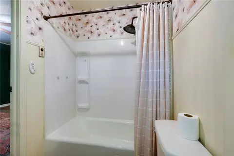 Bath - 29460 Huse St, Warsaw, MO 65355 photo 1 of 3