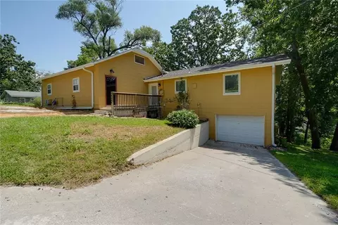 Exterior - 29460 Huse St, Warsaw, MO 65355 photo 8 of 10